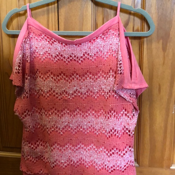 Cold shoulder shirt - Picture 1 of 1